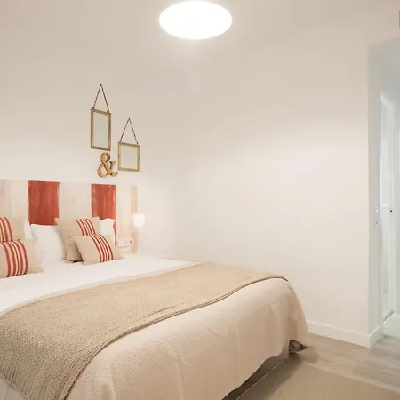 Click&Flat Seneca Suites Barcelona Exterior photo