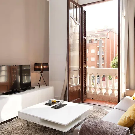 Click&Flat Seneca Suites Barcelona Exterior photo